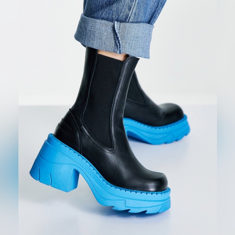 TOPSHOP Haiti Chunky Heel Platform Chelsea Boots in Black and Blue 7